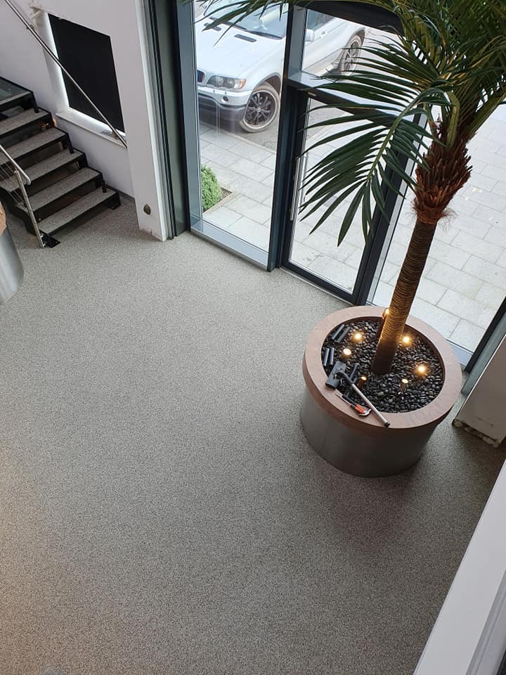 One of the primary advantages of Savoro Flooring is its seamless finish 